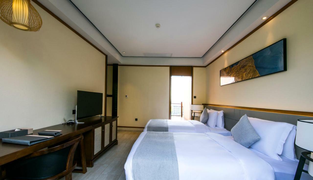 Wyndham Shenzhou Peninsula Hotel Wanning Exterior photo